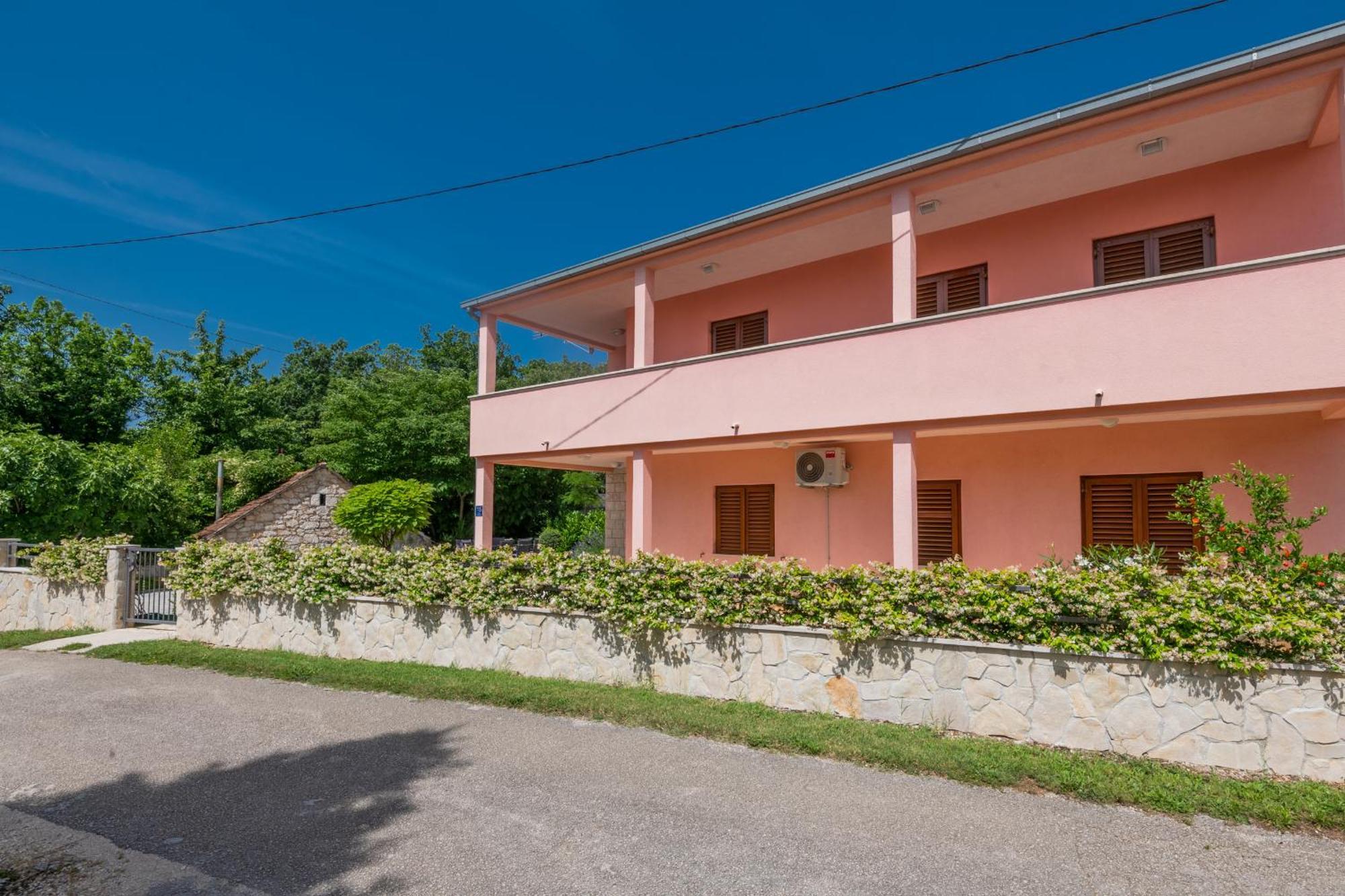 Villa Milla-Grubine Exterior photo