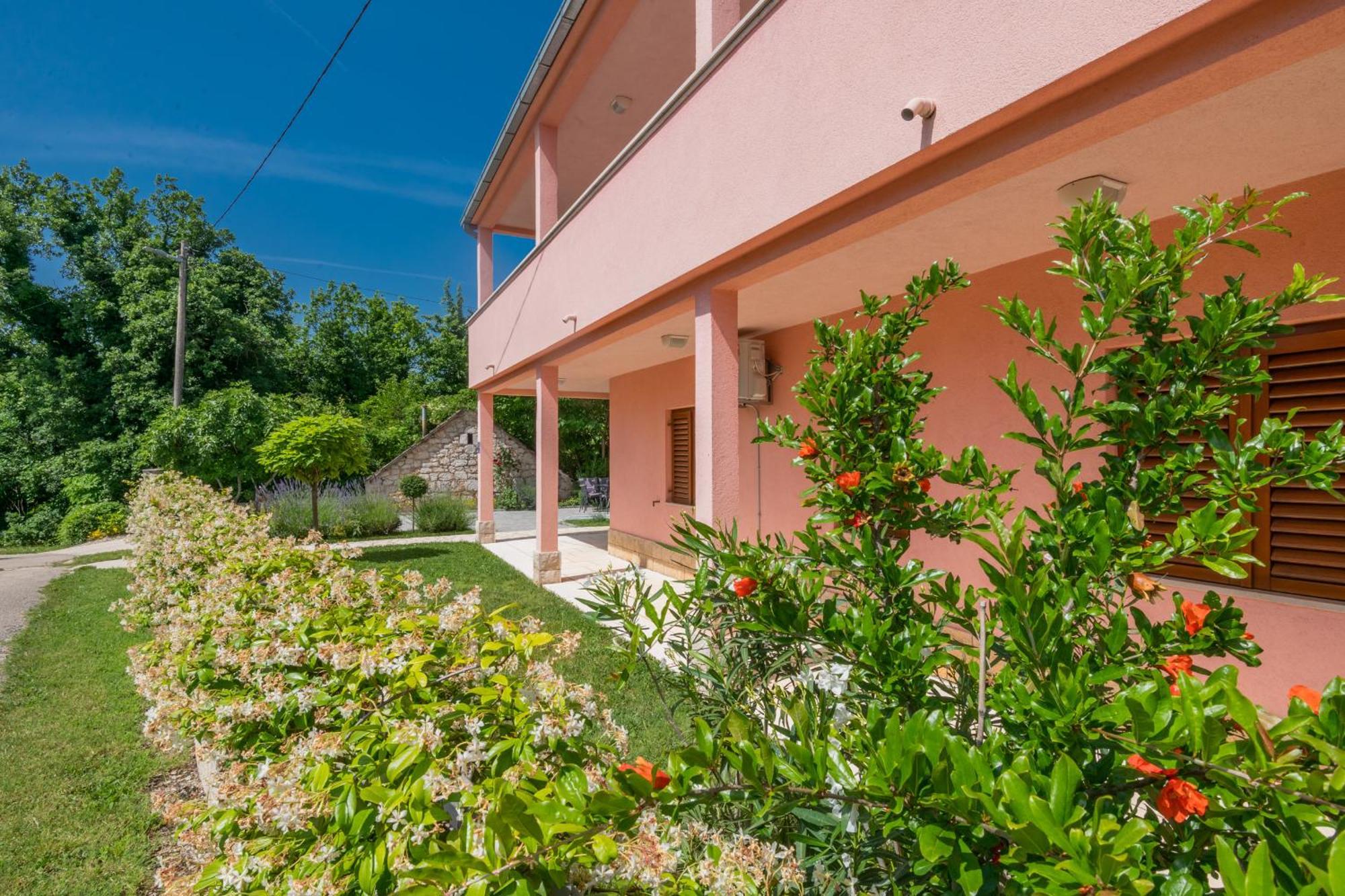 Villa Milla-Grubine Exterior photo